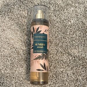 Bath & Body Works Sunrise Woods Mist 8 oz full